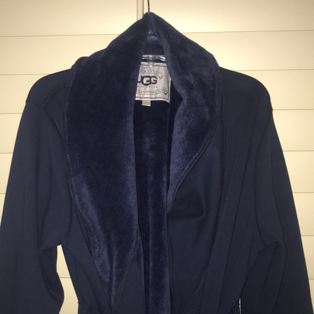 NEVER WORN UGG Robe